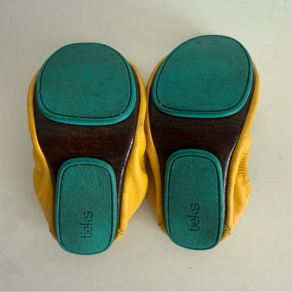 Tieks Flats Women’s Size 7 Flats Mustard Yellow Leather Cushioned Foldable - Picture 3 of 7